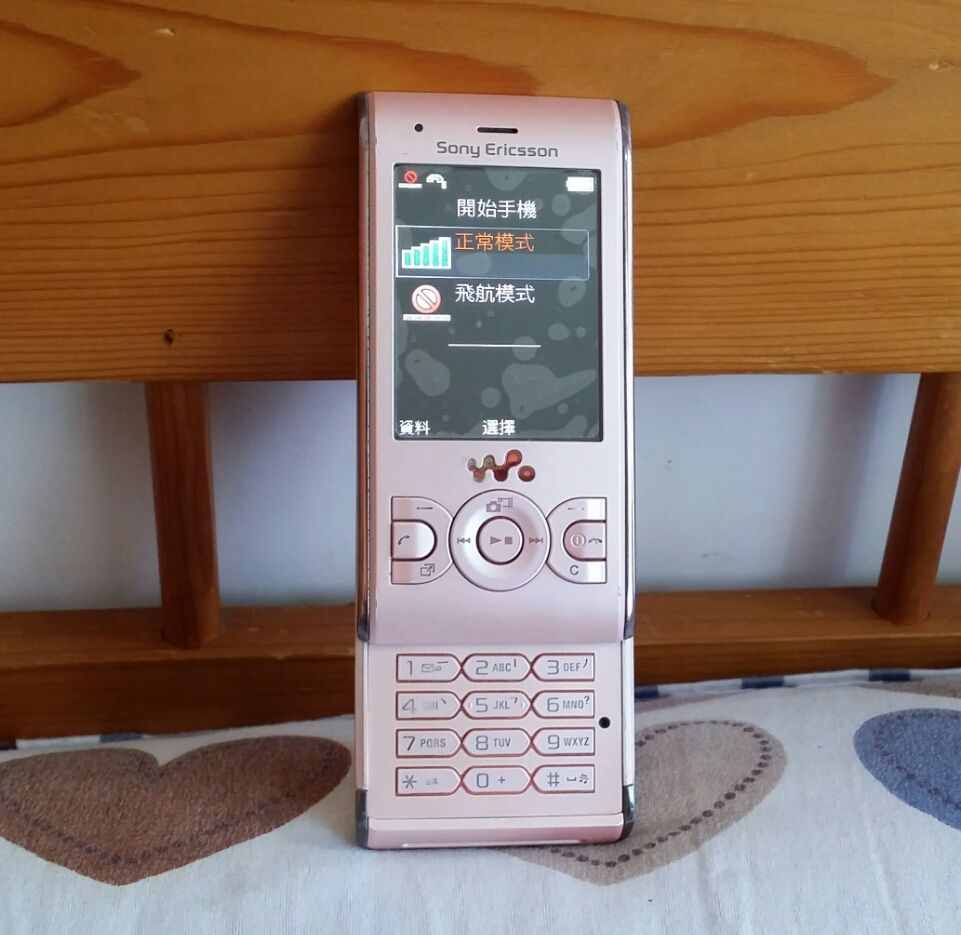 索爱W595，十多年前最骚气的滑盖手机