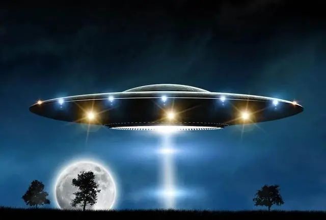 国际空间站再次发现UFO，照片清晰可见，难道是外星人在窥视？