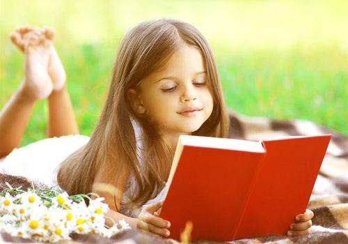 姓张女孩寓意好的名字(2022姓张女宝宝寓意好的名字活泼)