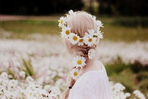 女孩用雯做名字的寓意好吗 带雯字的女孩名字诗意带寓意深远