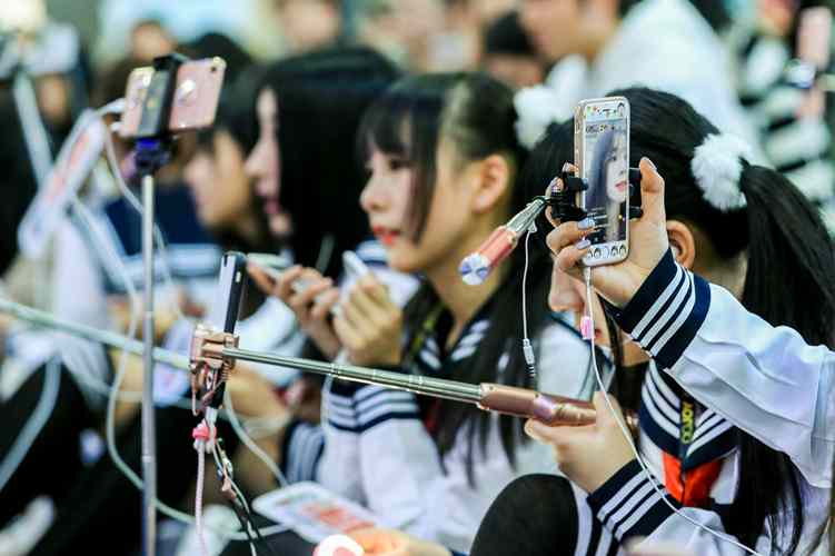 家长投诉网红店打卡博主穿着暴露 称会对男孩产生影响